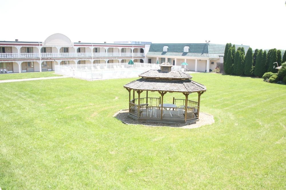 Red Roof Inn Staunton Exterior photo