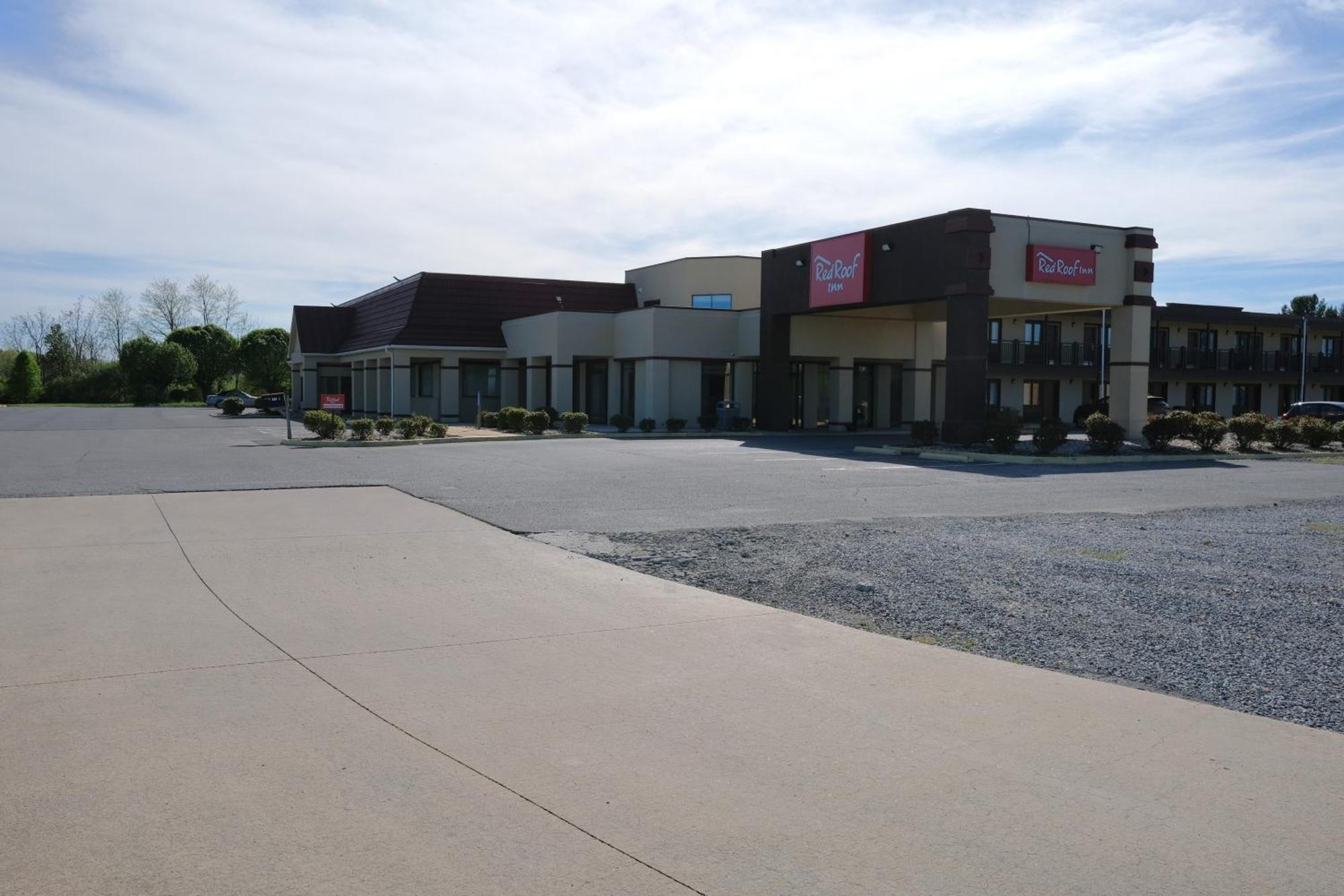 Red Roof Inn Staunton Exterior photo