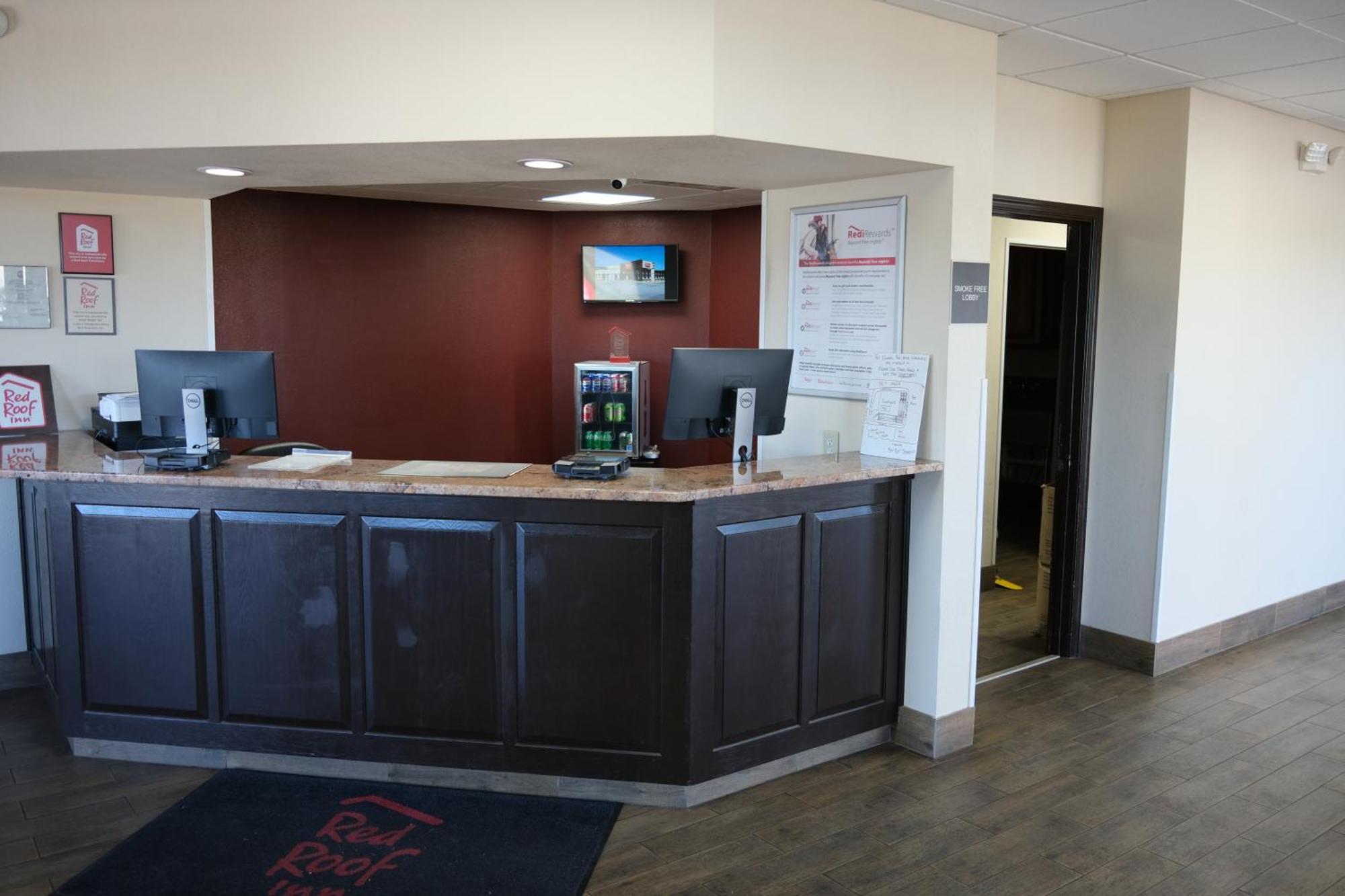 Red Roof Inn Staunton Exterior photo