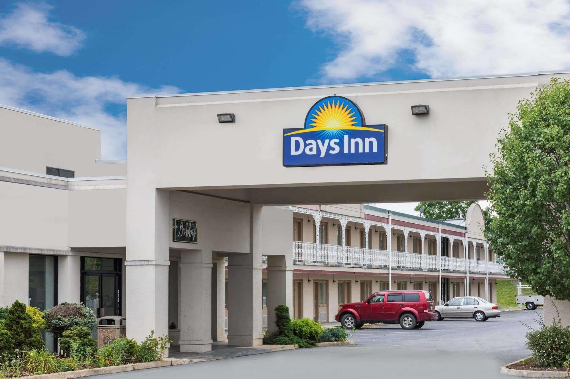 Red Roof Inn Staunton Exterior photo